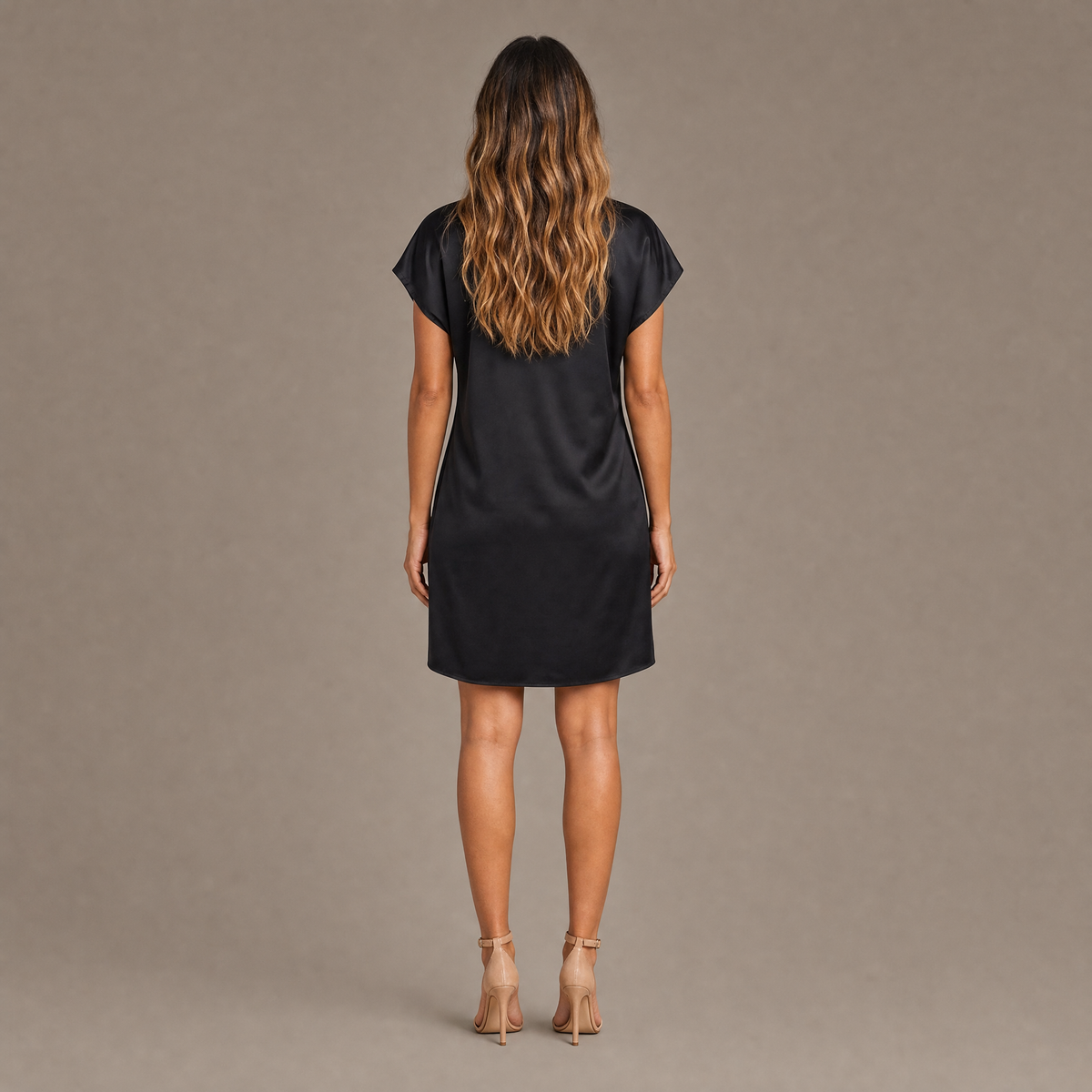 Back view of the black round neck straight shift dress